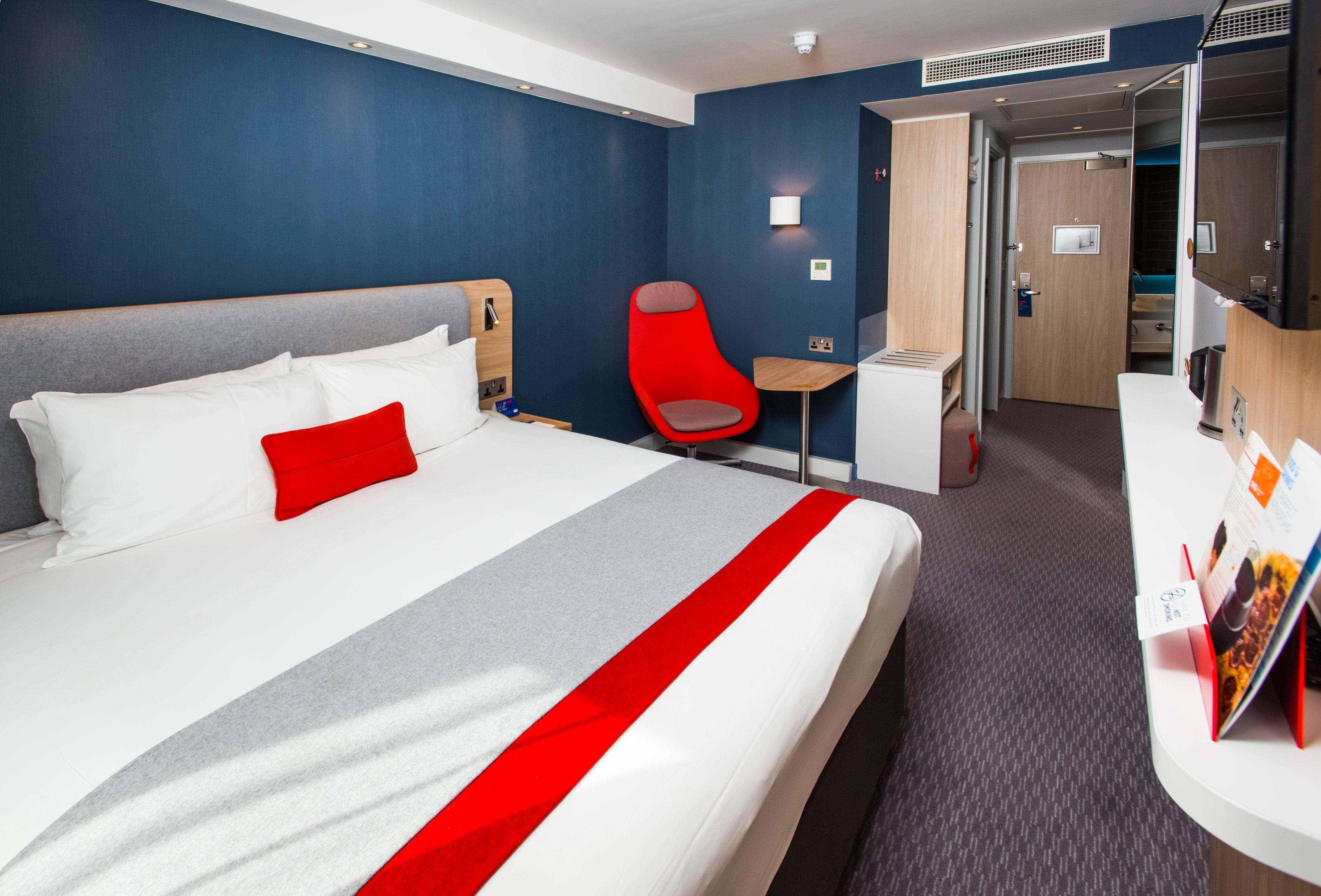 Holiday Inn Express London-Wimbledon-South, An Ihg Hotel Exterior photo