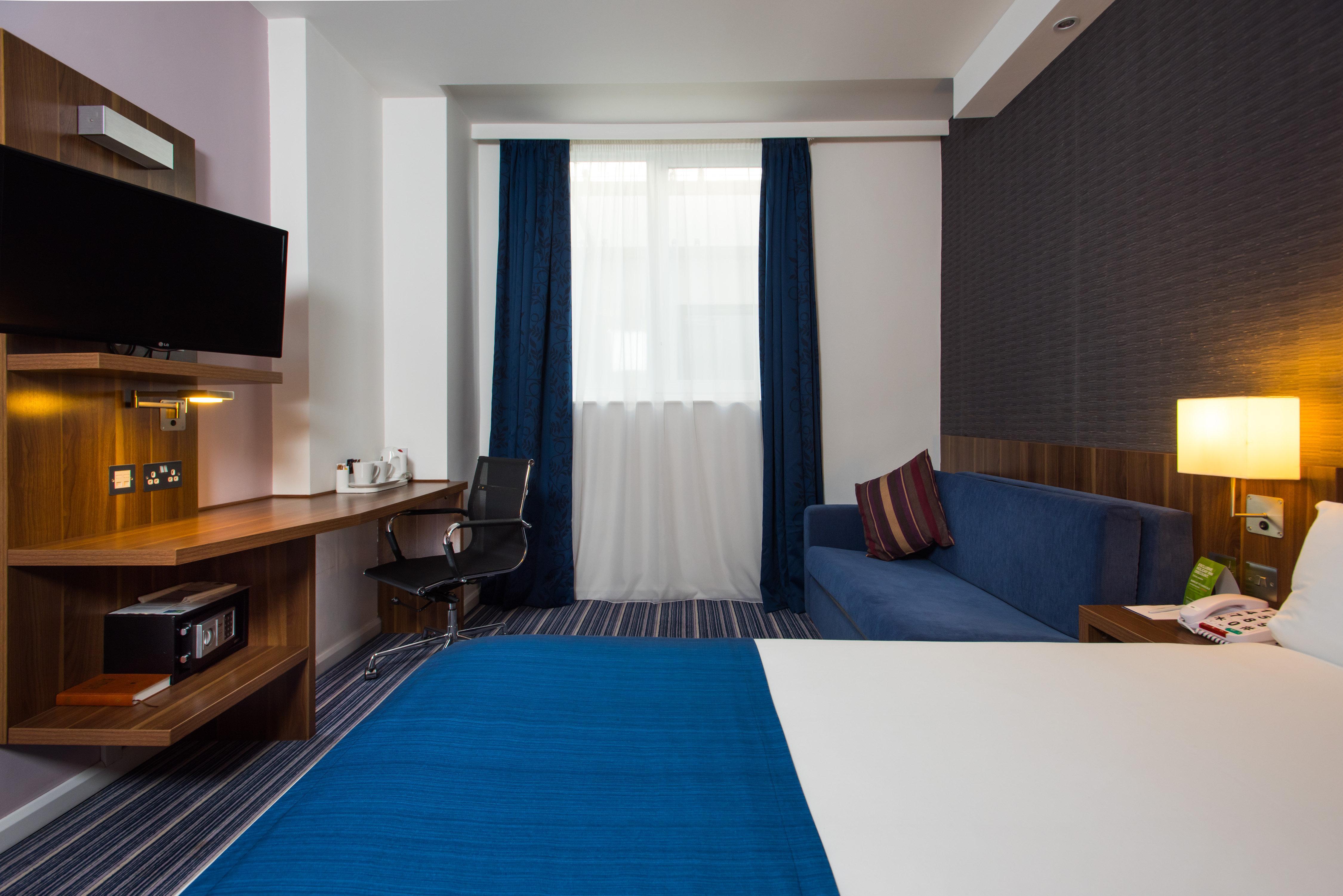 Holiday Inn Express London-Wimbledon-South, An Ihg Hotel Exterior photo