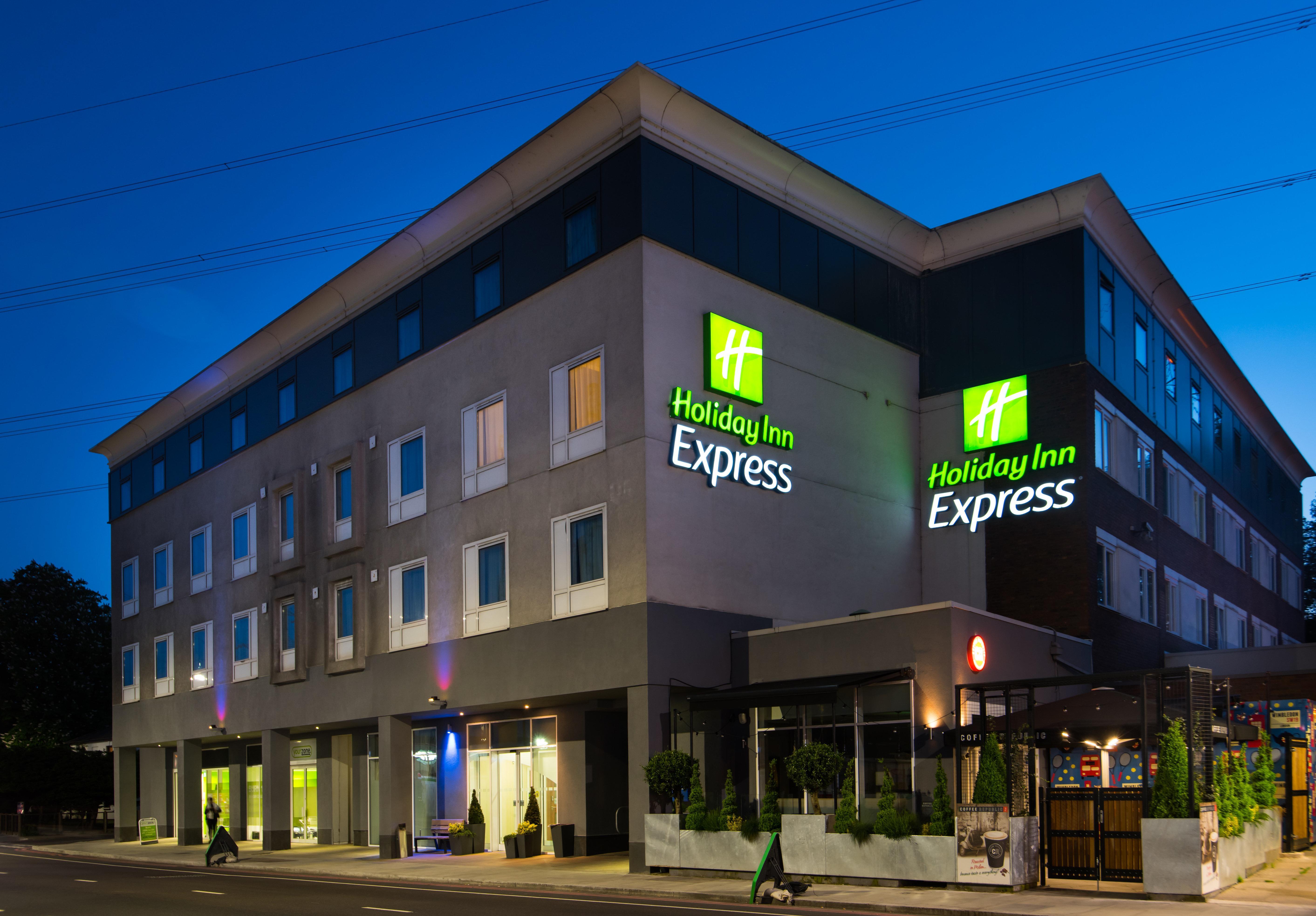 Holiday Inn Express London-Wimbledon-South, An Ihg Hotel Exterior photo