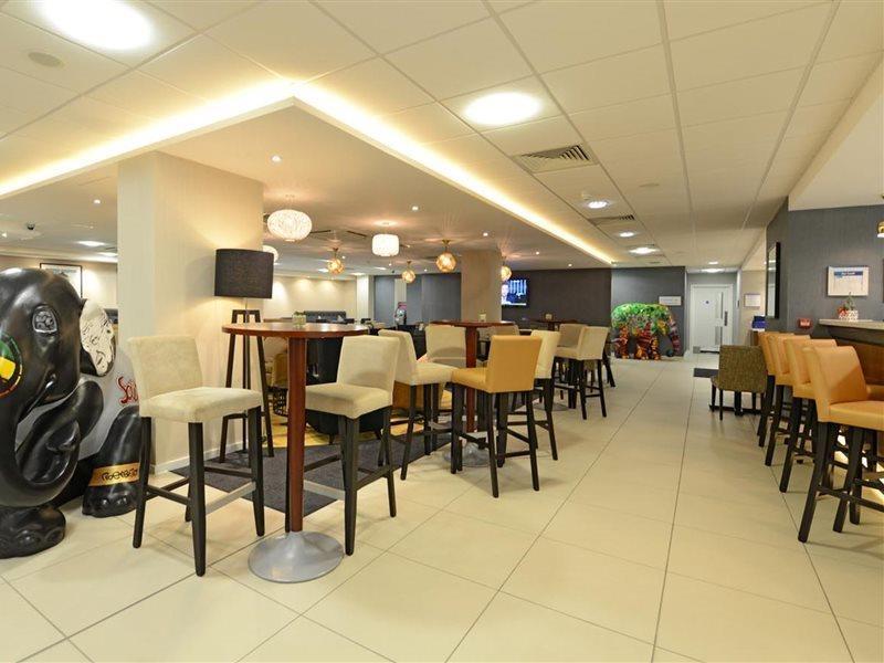Holiday Inn Express London-Wimbledon-South, An Ihg Hotel Exterior photo