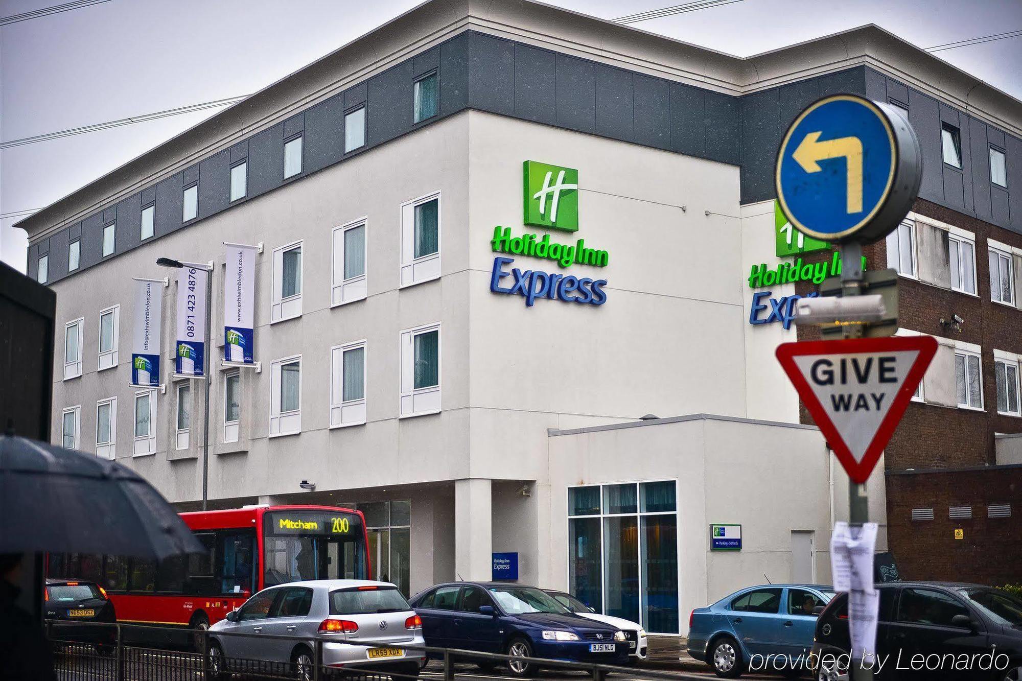 Holiday Inn Express London-Wimbledon-South, An Ihg Hotel Exterior photo